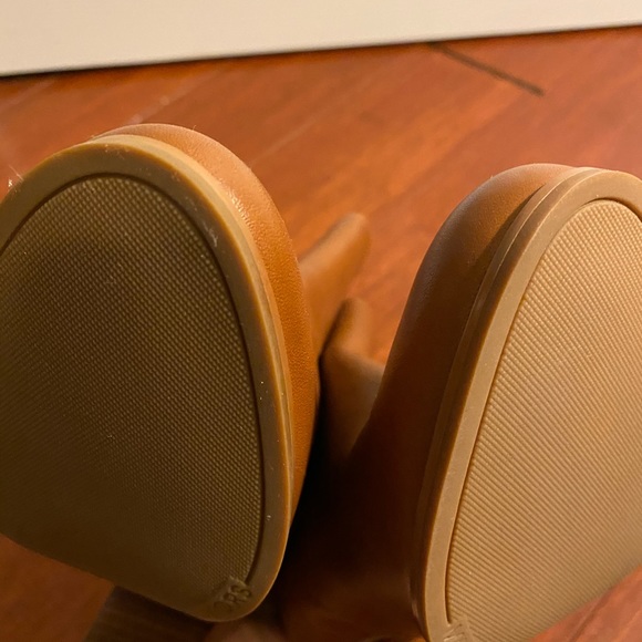 Boot - Picture 3 of 5